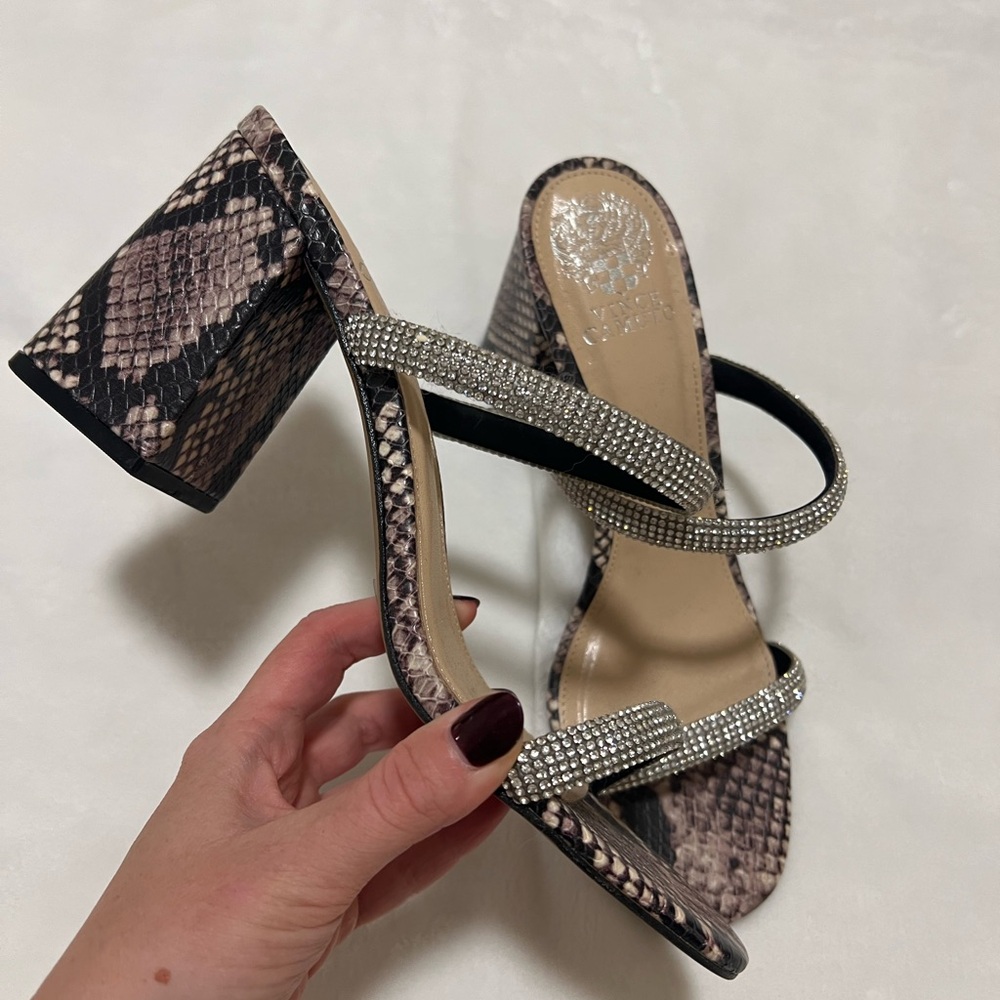 Vince Camuto Women's Heels Magaly Snakeskin Rhinestone Straps Pumps NEW - Picture 4 of 7